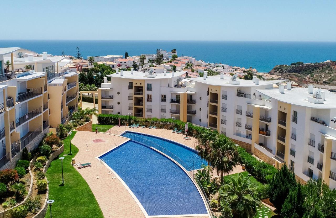 Bnb Homes Ocean View Apartment With Panoramic Terrace, 2 Swimming Pools & Tennis Court Albufeira Exterior photo
