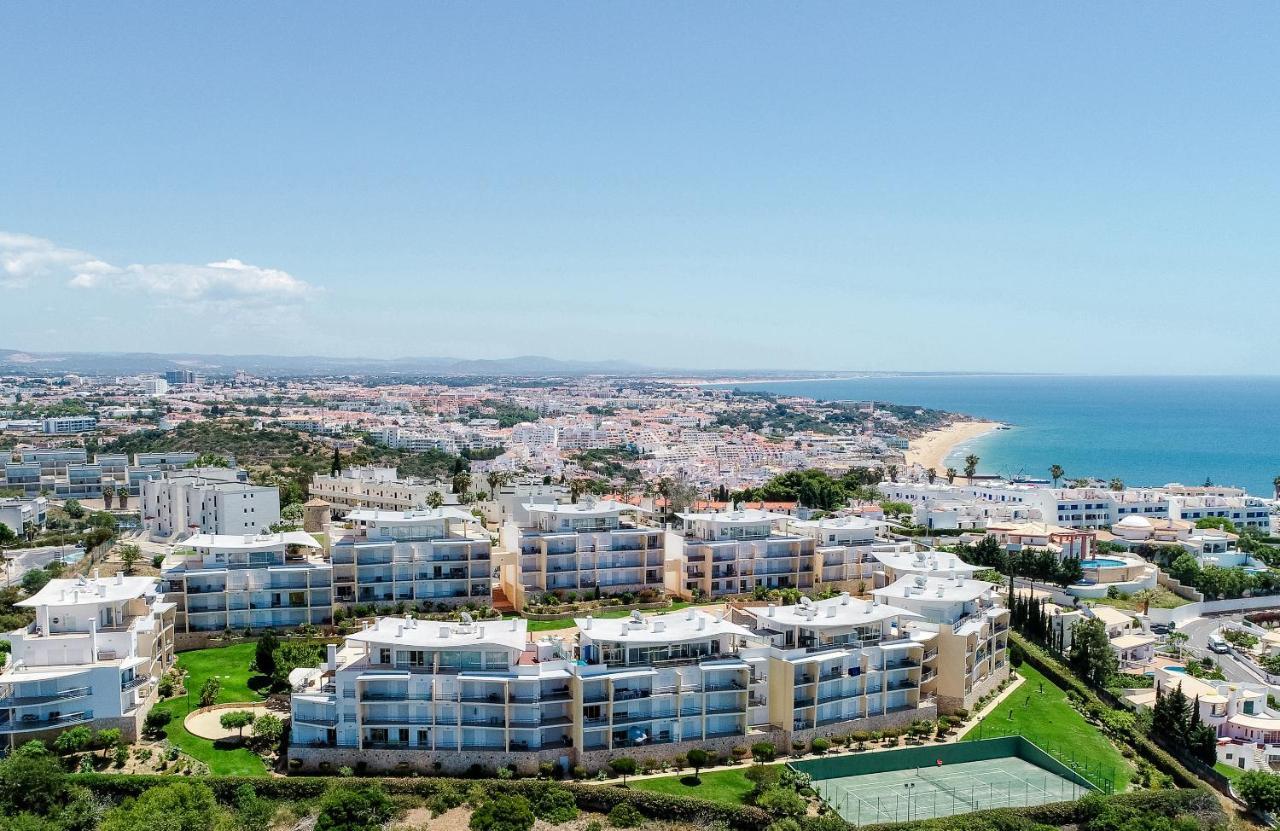Bnb Homes Ocean View Apartment With Panoramic Terrace, 2 Swimming Pools & Tennis Court Albufeira Exterior photo