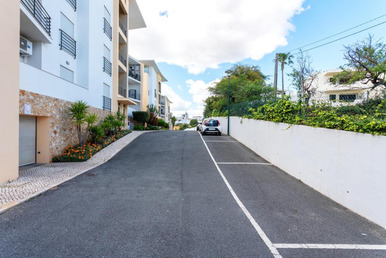 Bnb Homes Ocean View Apartment With Panoramic Terrace, 2 Swimming Pools & Tennis Court Albufeira Exterior photo